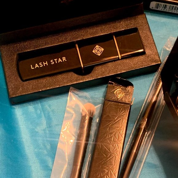 Lash Star Morden Nudes Eyeshadow  heated lash styl - Picture 6 of 14